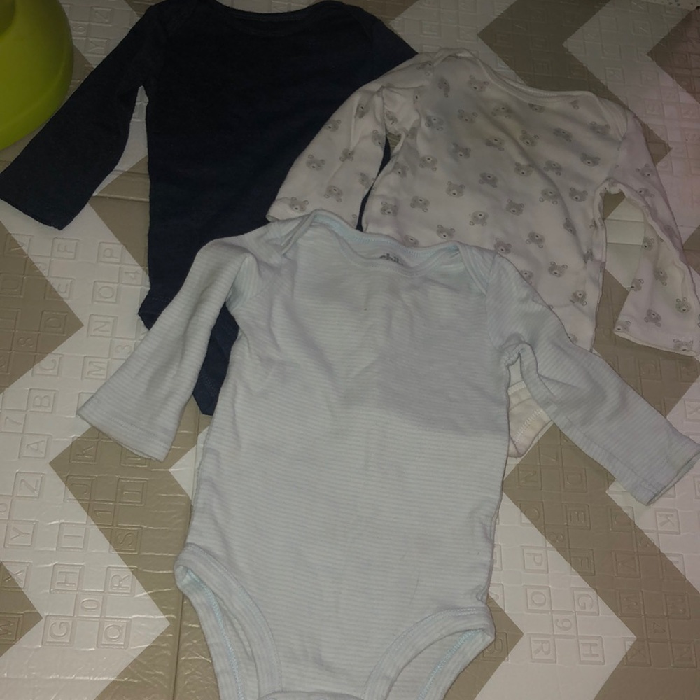 3 long sleeve bodysuits